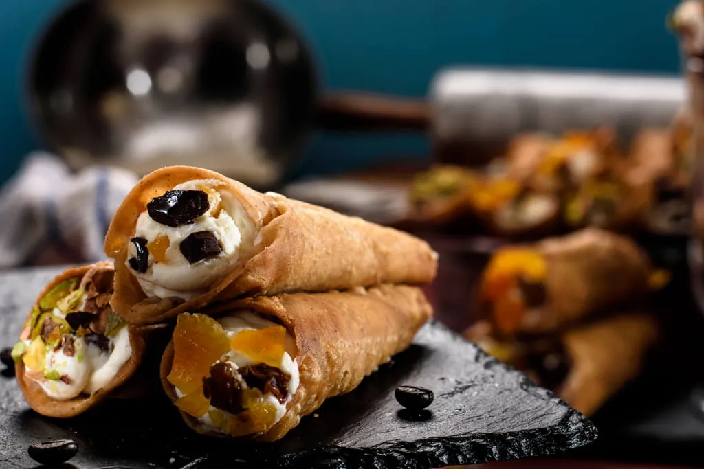 Cannoli-recipe-2-SunCakeMom